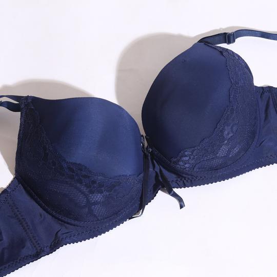 COMFORTABLE EMBROIDERED PUSH-UP PADDED BRA