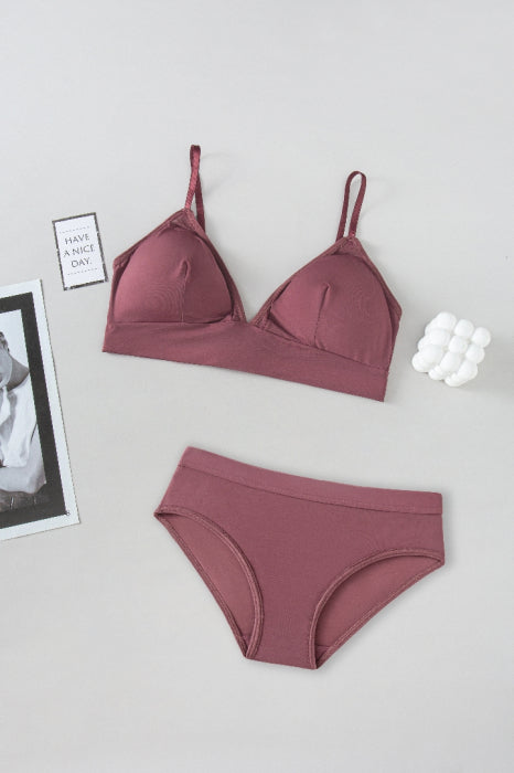 Set of 2 pieces of underwear, push-up bra and Brazilian panties