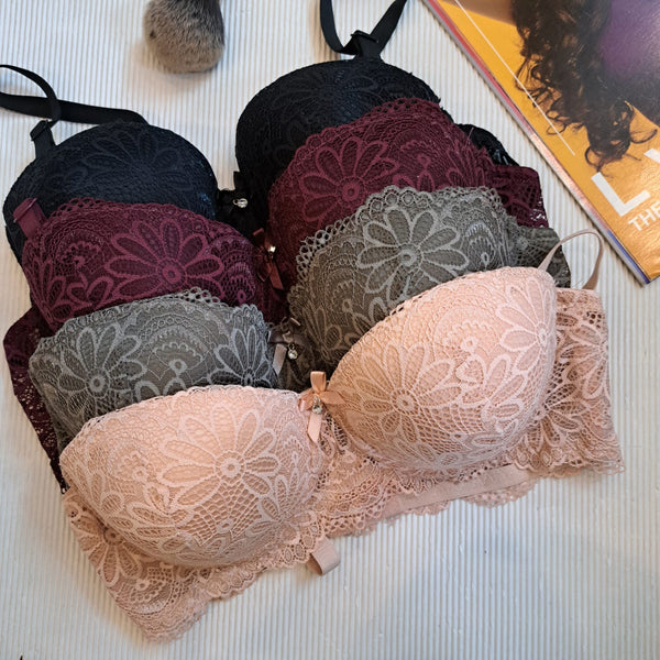 Light padded underwire bra